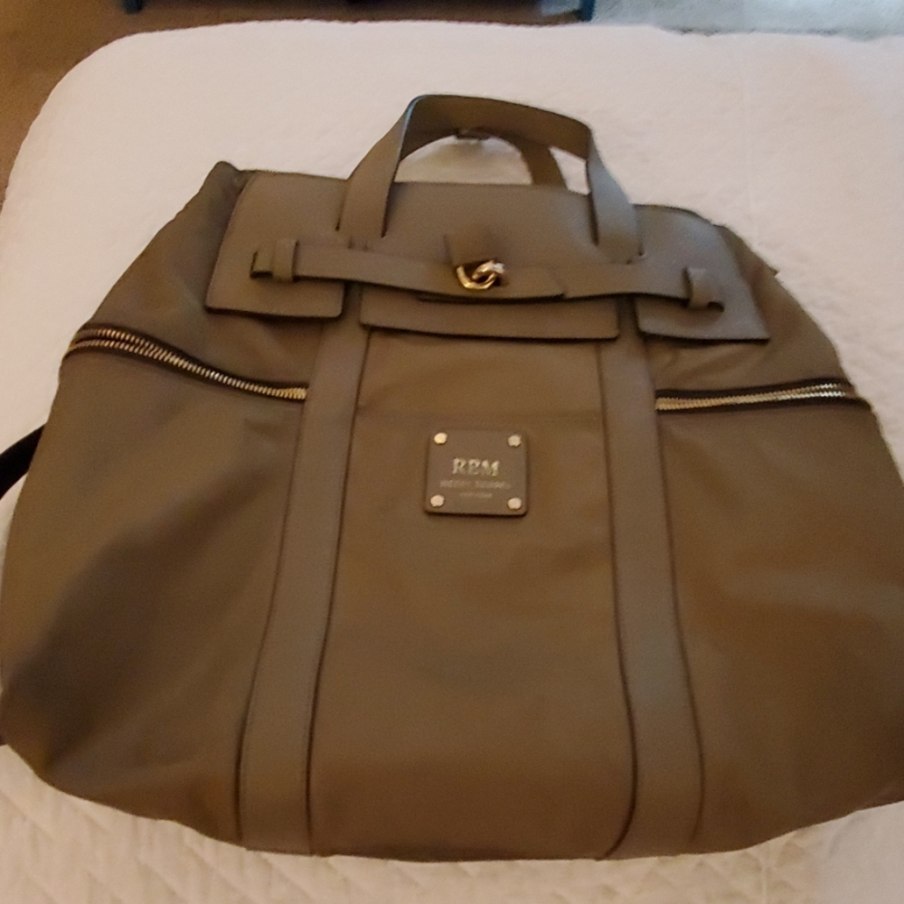 Henri bendel bag